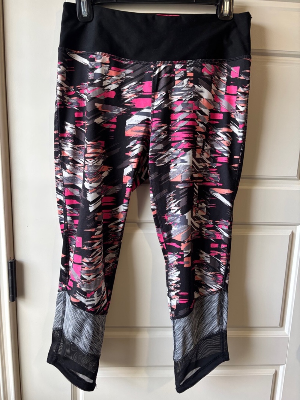 RBX Black Pink & Gray Patterned Capri Leggings